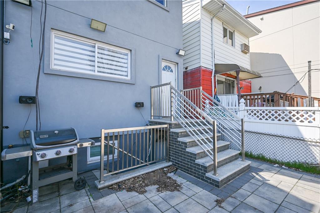 33 Kings Place Gravesend Brooklyn NY 11223