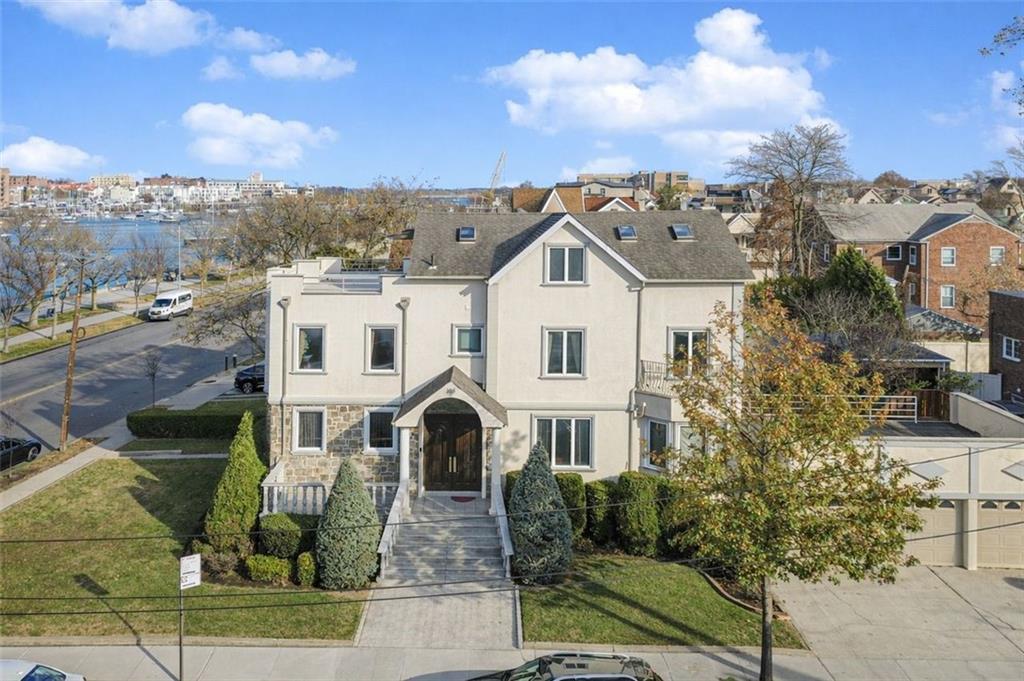 105 Kensington Street Manhattan Beach Brooklyn NY 11235