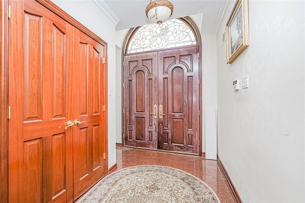 105 Kensington Street Manhattan Beach Brooklyn NY 11235