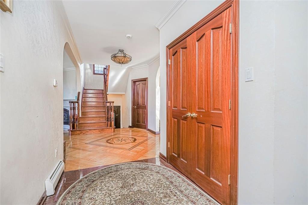 105 Kensington Street Manhattan Beach Brooklyn NY 11235