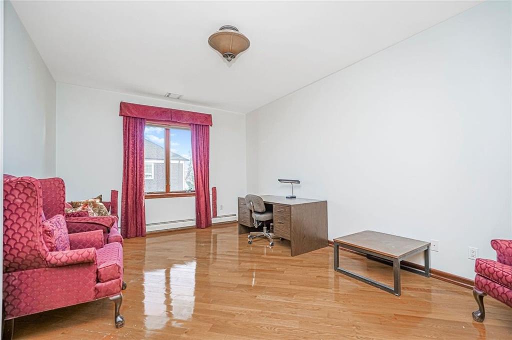 105 Kensington Street Manhattan Beach Brooklyn NY 11235