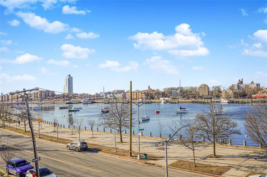 105 Kensington Street Manhattan Beach Brooklyn NY 11235