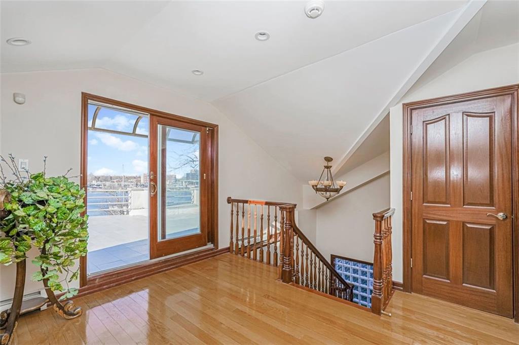 105 Kensington Street Manhattan Beach Brooklyn NY 11235