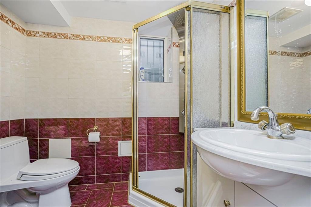 105 Kensington Street Manhattan Beach Brooklyn NY 11235