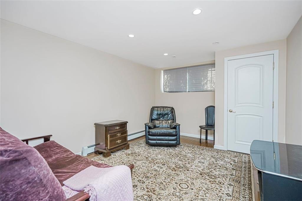 105 Kensington Street Manhattan Beach Brooklyn NY 11235