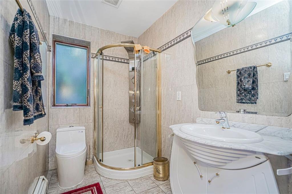 105 Kensington Street Manhattan Beach Brooklyn NY 11235