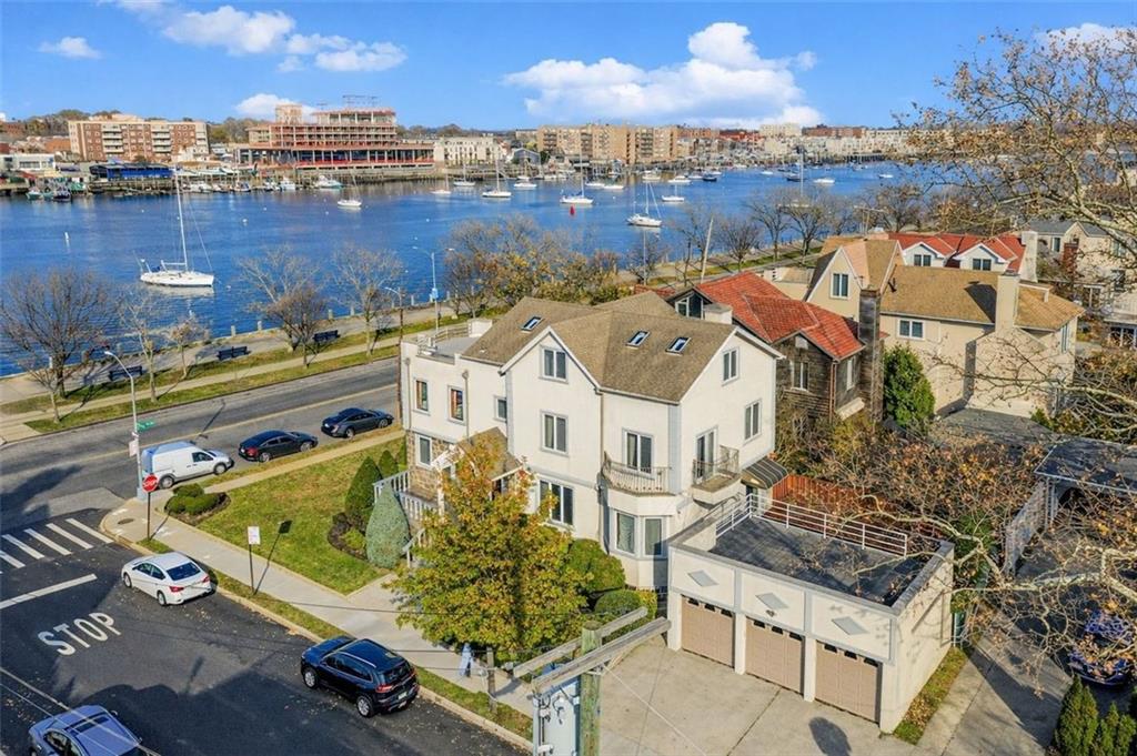 105 Kensington Street Manhattan Beach Brooklyn NY 11235