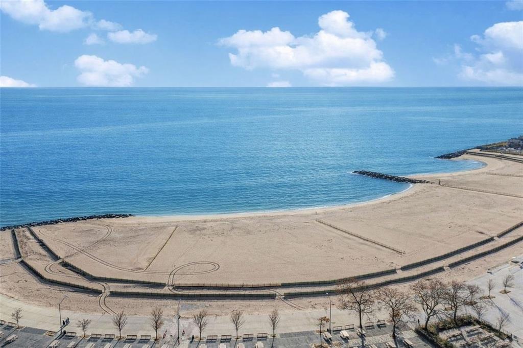 105 Kensington Street Manhattan Beach Brooklyn NY 11235