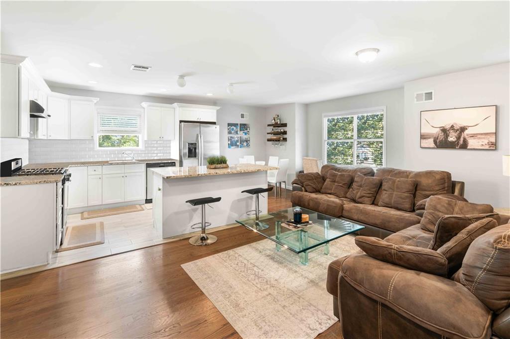 428 Virginia Avenue Rosebank Staten Island NY 10305