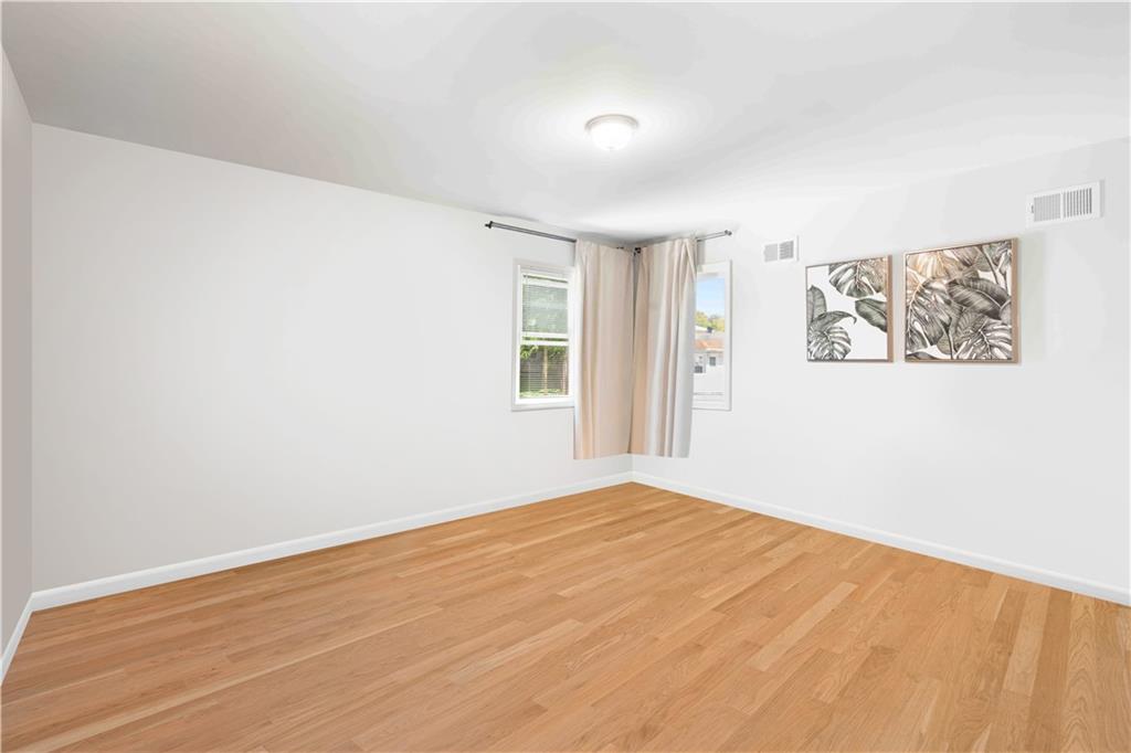 428 Virginia Avenue Rosebank Staten Island NY 10305