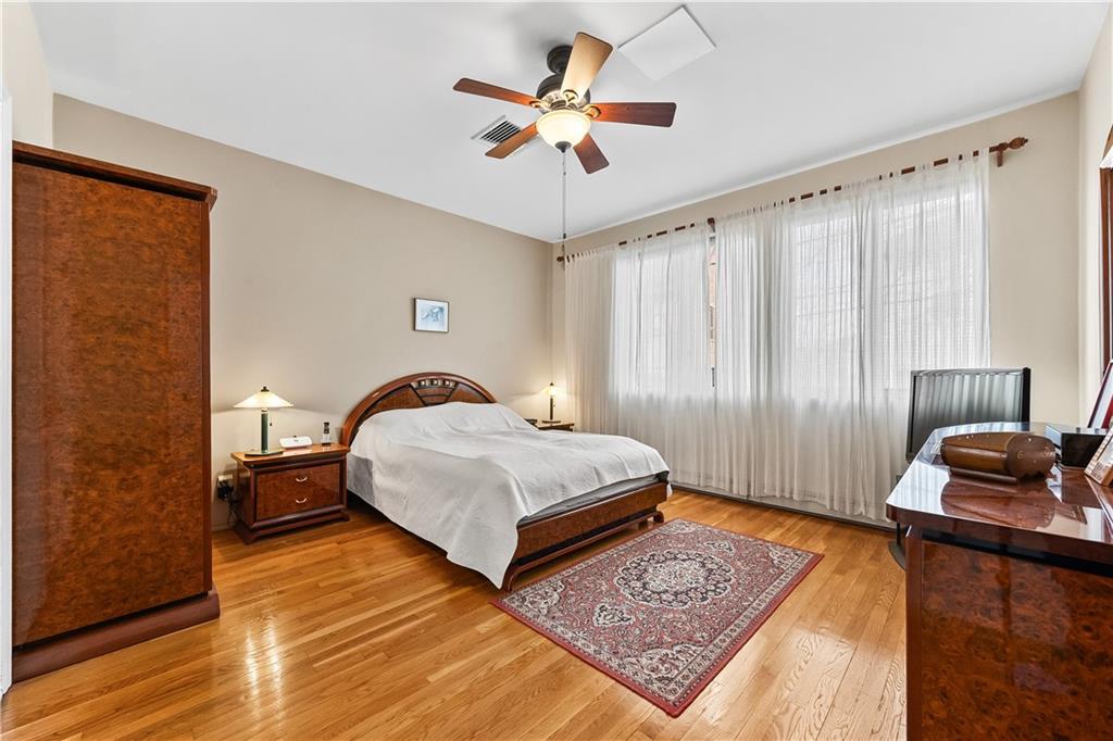 65 Amherst Street Manhattan Beach Brooklyn NY 11235