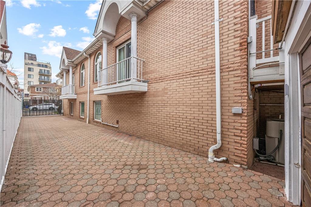 65 Amherst Street Manhattan Beach Brooklyn NY 11235