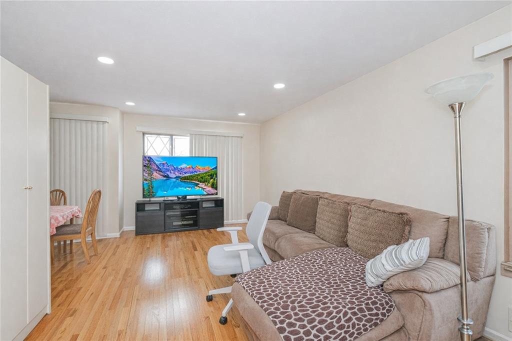 5 Kay Place Rosebank Staten Island NY 10305