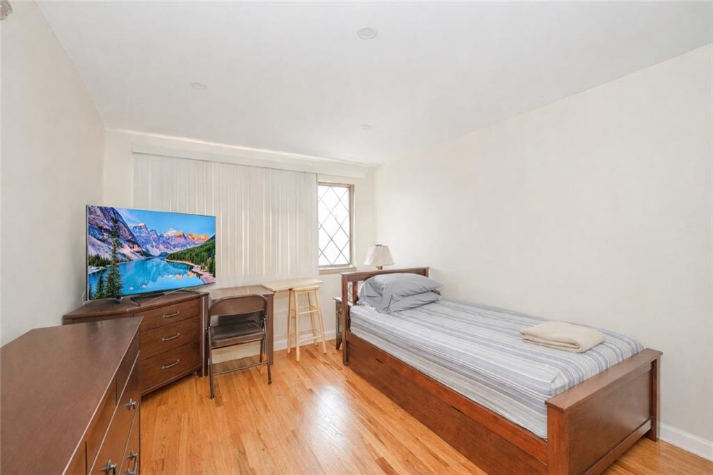 5 Kay Place Rosebank Staten Island NY 10305