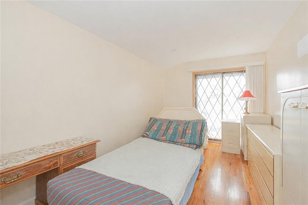 5 Kay Place Rosebank Staten Island NY 10305