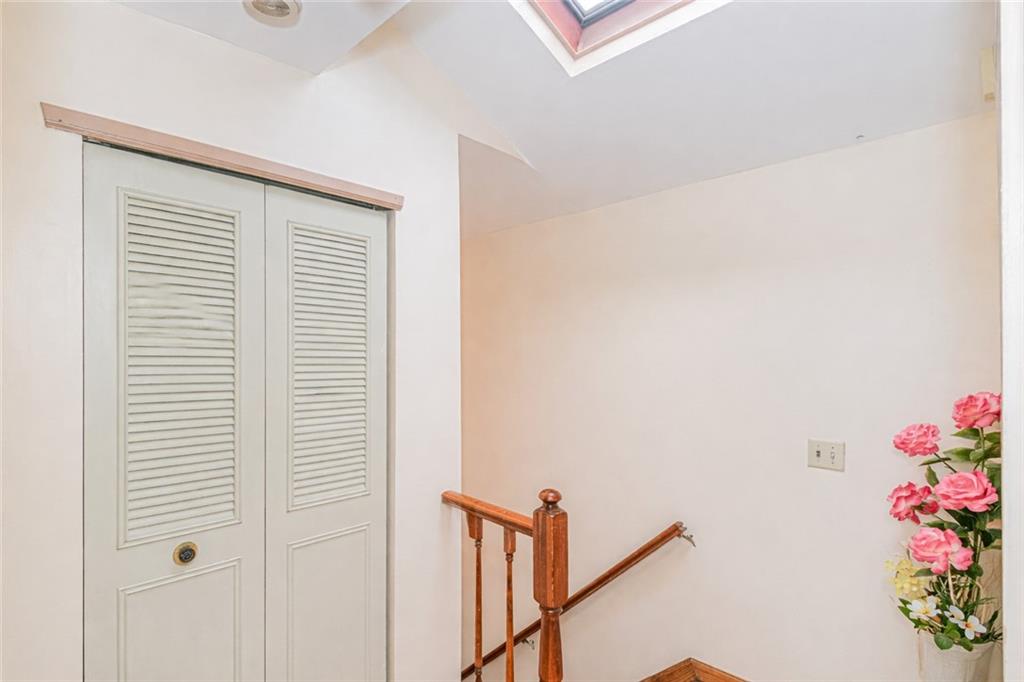 5 Kay Place Rosebank Staten Island NY 10305