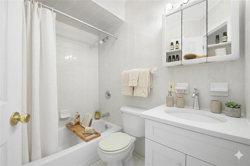 1534 West 7th Street Bensonhurst Brooklyn NY 11204