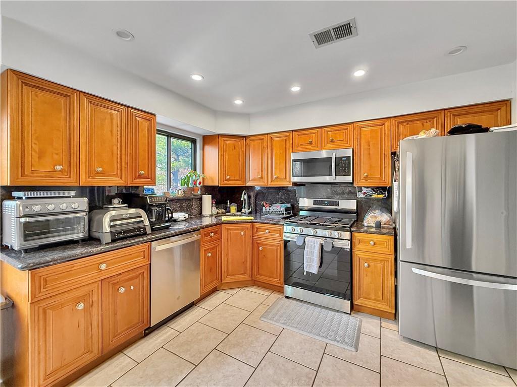 362 Rolling Hill Green Huguenot Staten Island NY 10312