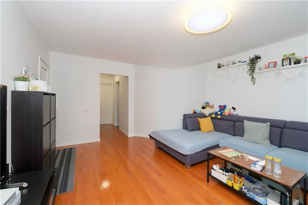 284 Bay 19th Street Bensonhurst Brooklyn NY 11214