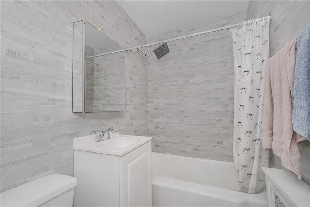 284 Bay 19th Street Bensonhurst Brooklyn NY 11214