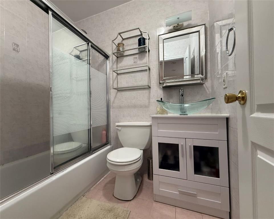 2801 East 28th Street Sheepshead Bay Brooklyn NY 11235