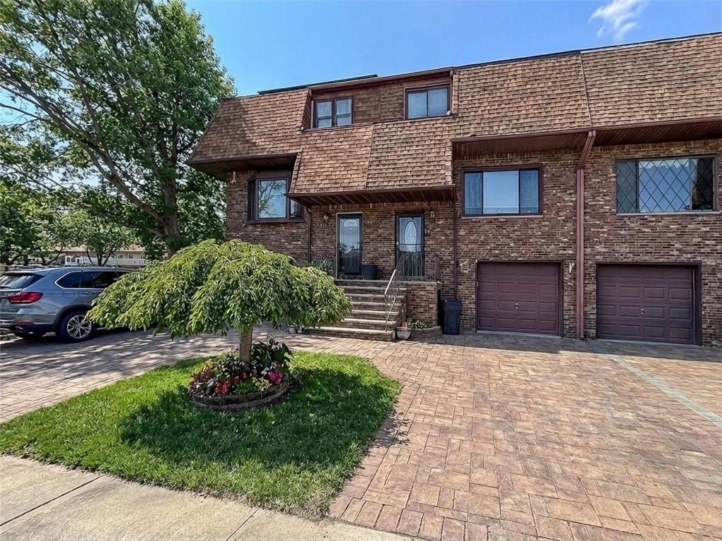 841 South Rensselaer Avenue Woodrow Staten Island NY 10309