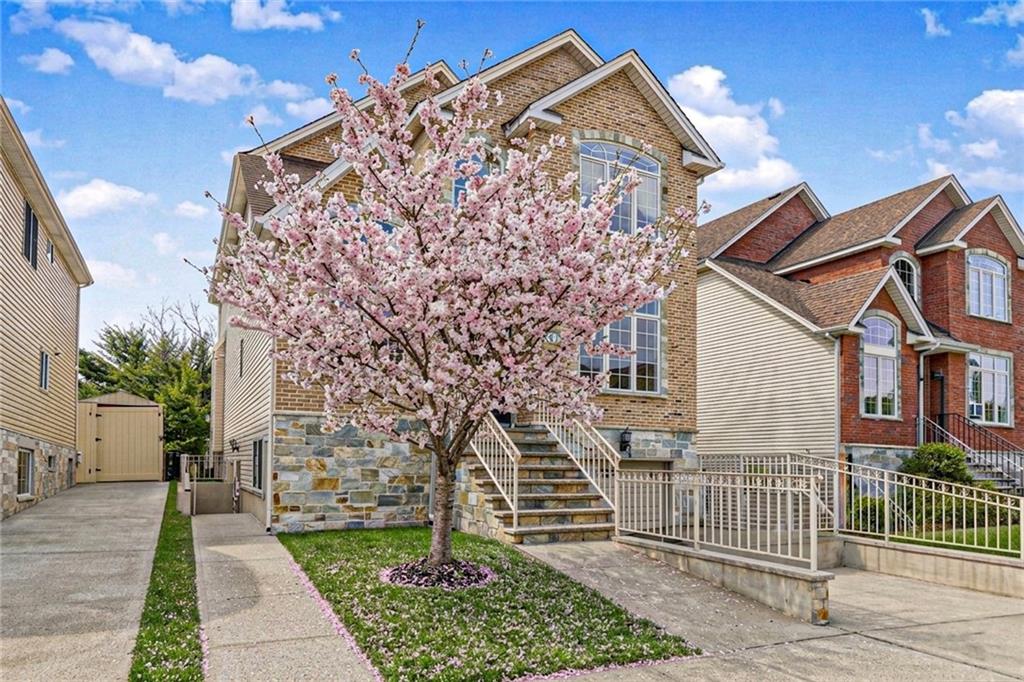 42 Serena Court Annadale Staten Island NY 10312