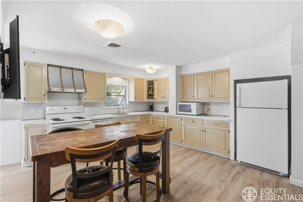 61 Oakland Avenue Out of NYC Other NY 10707