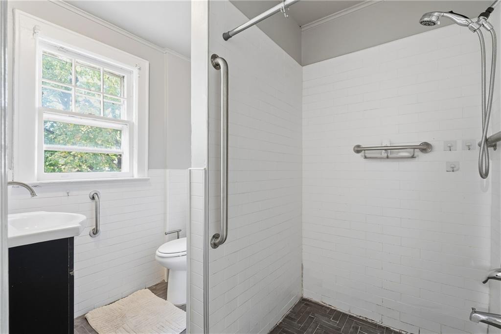 61 Oakland Avenue Out of NYC Other NY 10707