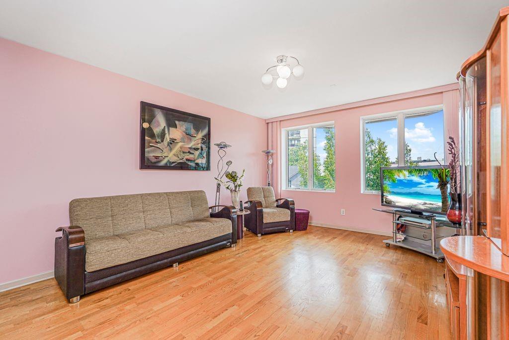 3034 Brighton 1St Street Brighton Beach Brooklyn NY 11235