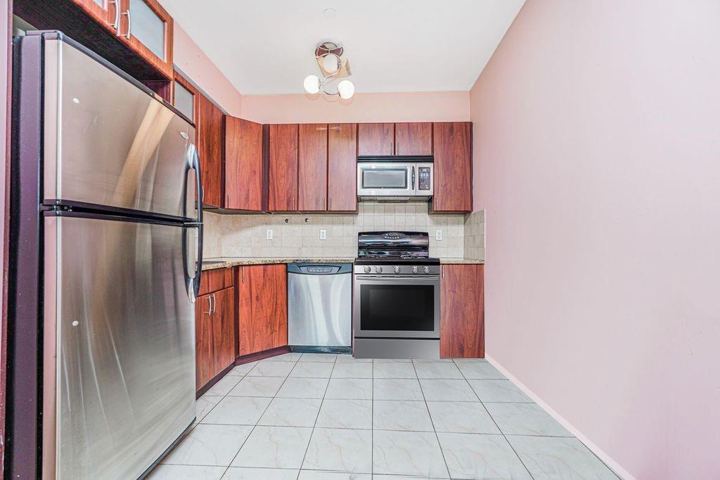 3034 Brighton 1St Street Brighton Beach Brooklyn NY 11235