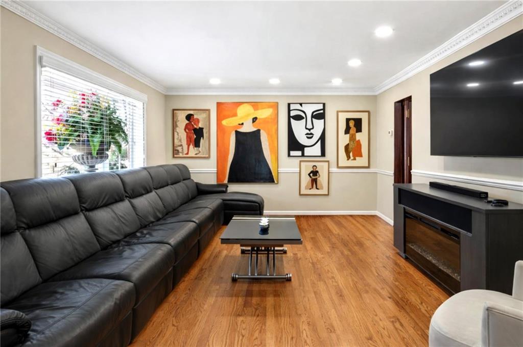 728 Huguenot Avenue Huguenot Staten Island NY 10312