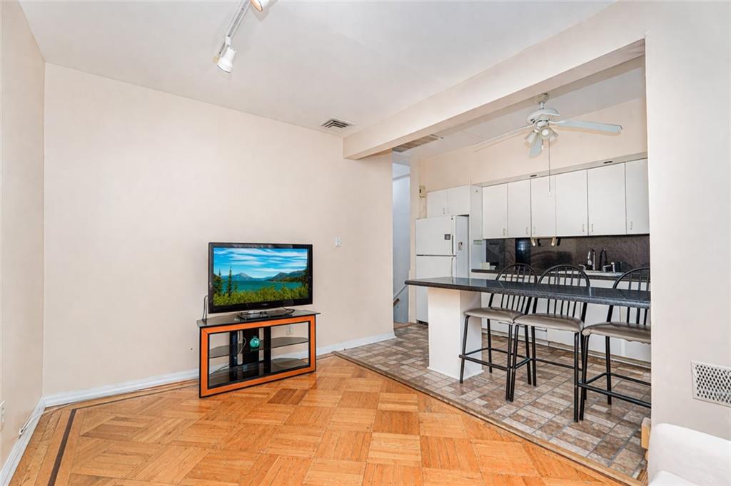1942 61st Street Borough Park Brooklyn NY 11204