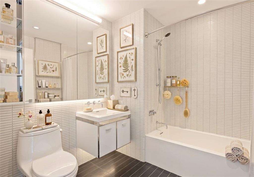 252 South Street Lower East Side Manhattan NY 10002