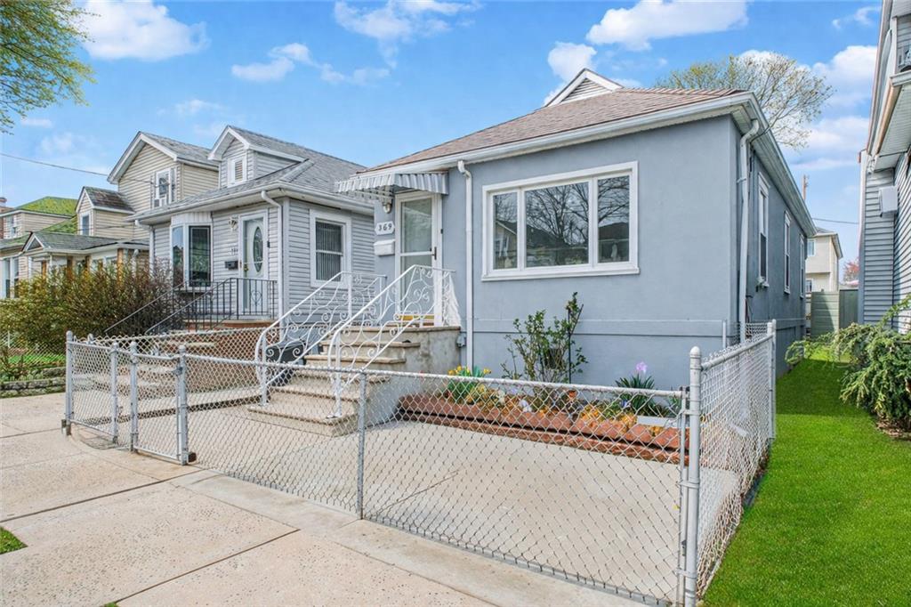 369 Grimsby Street Midland Beach Staten Island NY 10306