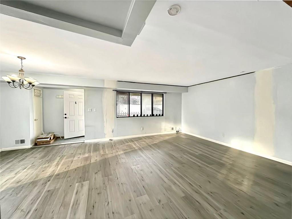 6 Greentree Lane Bulls Head Staten Island NY 10314