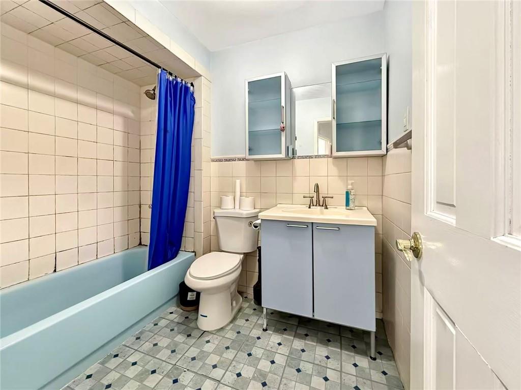 6 Greentree Lane Bulls Head Staten Island NY 10314