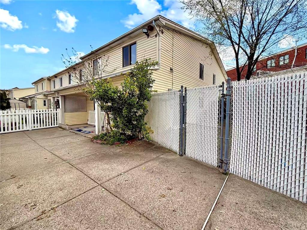 6 Greentree Lane Bulls Head Staten Island NY 10314