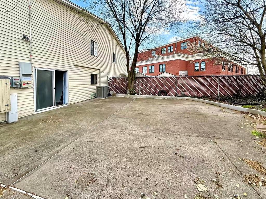 6 Greentree Lane Bulls Head Staten Island NY 10314