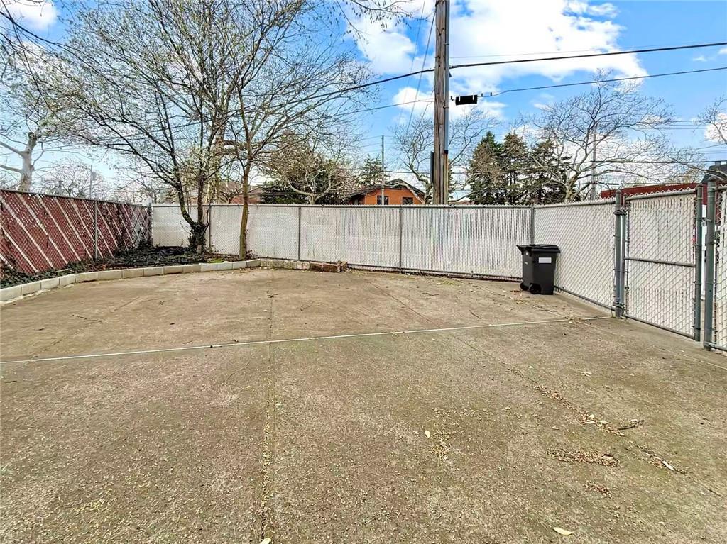 6 Greentree Lane Bulls Head Staten Island NY 10314