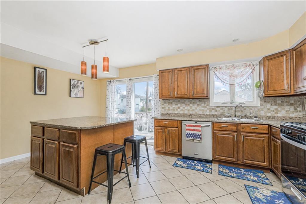 66 Rolling Hill Green Arden Heights Staten Island NY 10312