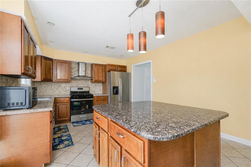 66 Rolling Hill Green Arden Heights Staten Island NY 10312