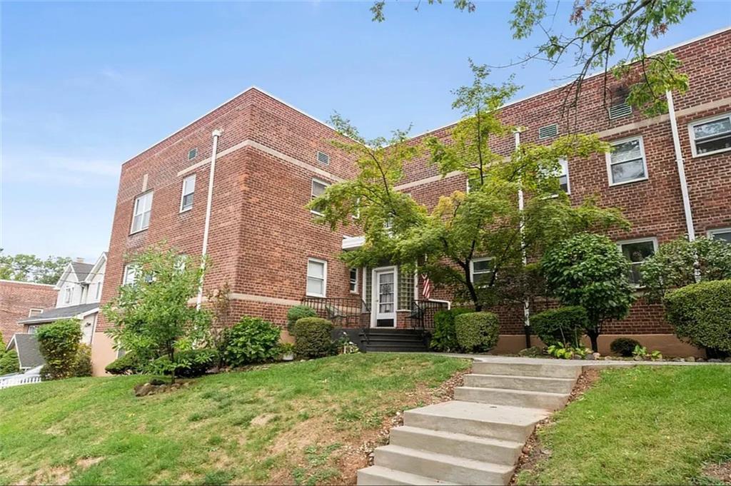 565 castleton Avenue Randall Manor Staten Island NY 10301