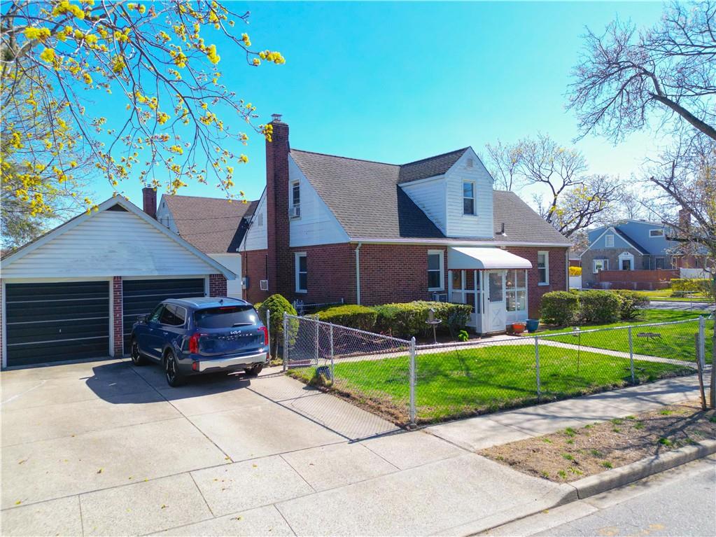 54 Rose Lane Out of NYC New Hyde Park NY 11040