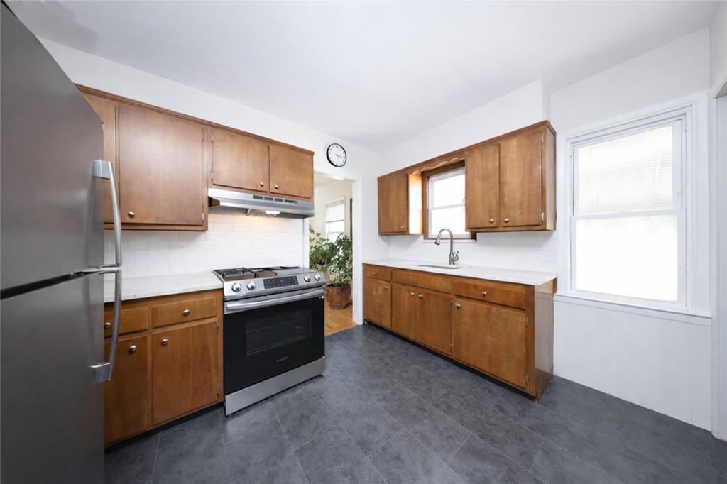 54 Rose Lane Out of NYC New Hyde Park NY 11040