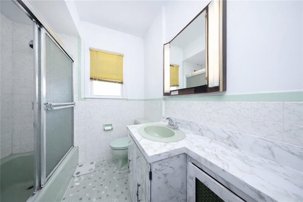 54 Rose Lane Out of NYC New Hyde Park NY 11040