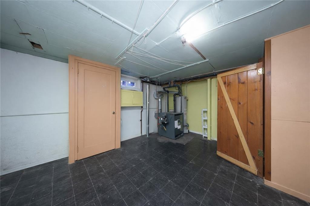 54 Rose Lane Out of NYC New Hyde Park NY 11040