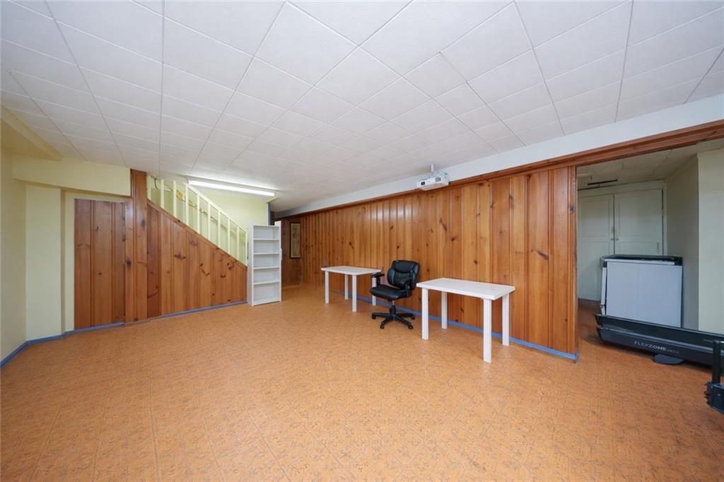 54 Rose Lane Out of NYC New Hyde Park NY 11040