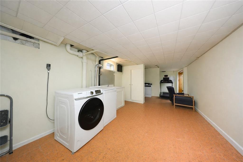 54 Rose Lane Out of NYC New Hyde Park NY 11040