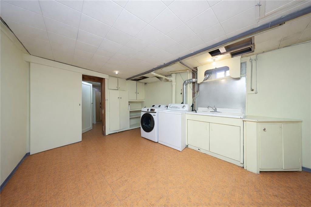 54 Rose Lane Out of NYC New Hyde Park NY 11040